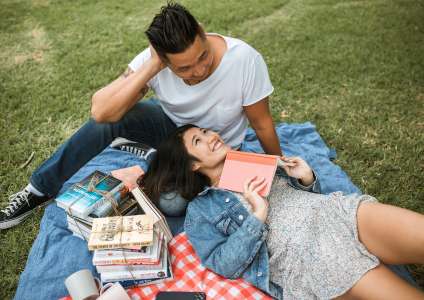 Фото пари з реквізитом