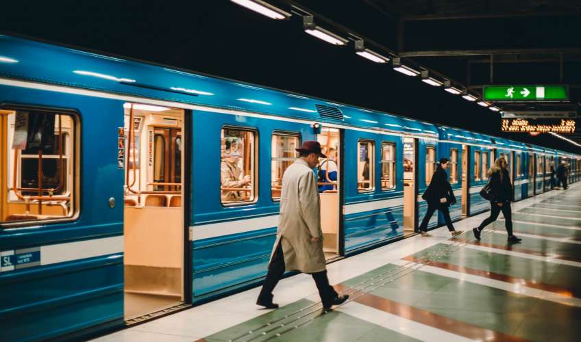 фото вдоль метро